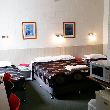 A&A Lodge Motel Emerald Luaran gambar