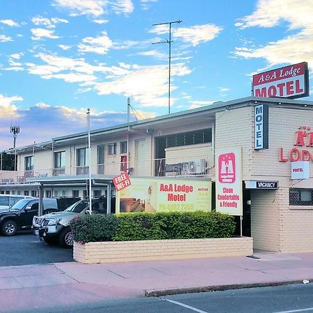 A&A Lodge Motel Emerald Luaran gambar