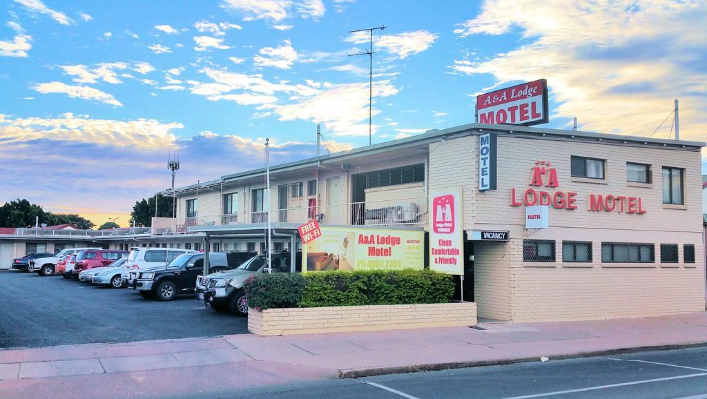 A&A Lodge Motel Emerald Luaran gambar