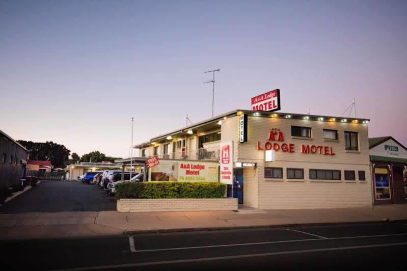 A&A Lodge Motel Emerald Luaran gambar