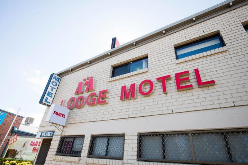 A&A Lodge Motel Emerald Luaran gambar